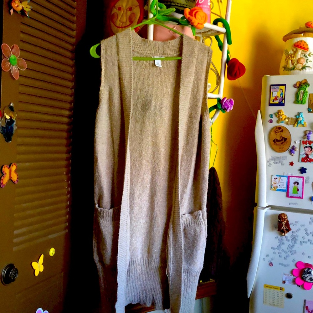 H & M long sleeveless sweater